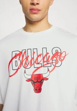 NEW ERA NBA CHICAGO BULLS SCRIPT TEE - Fanartikel -Heren Kleding Winkel 003acf307d98466cbebf07f9af0f2de9