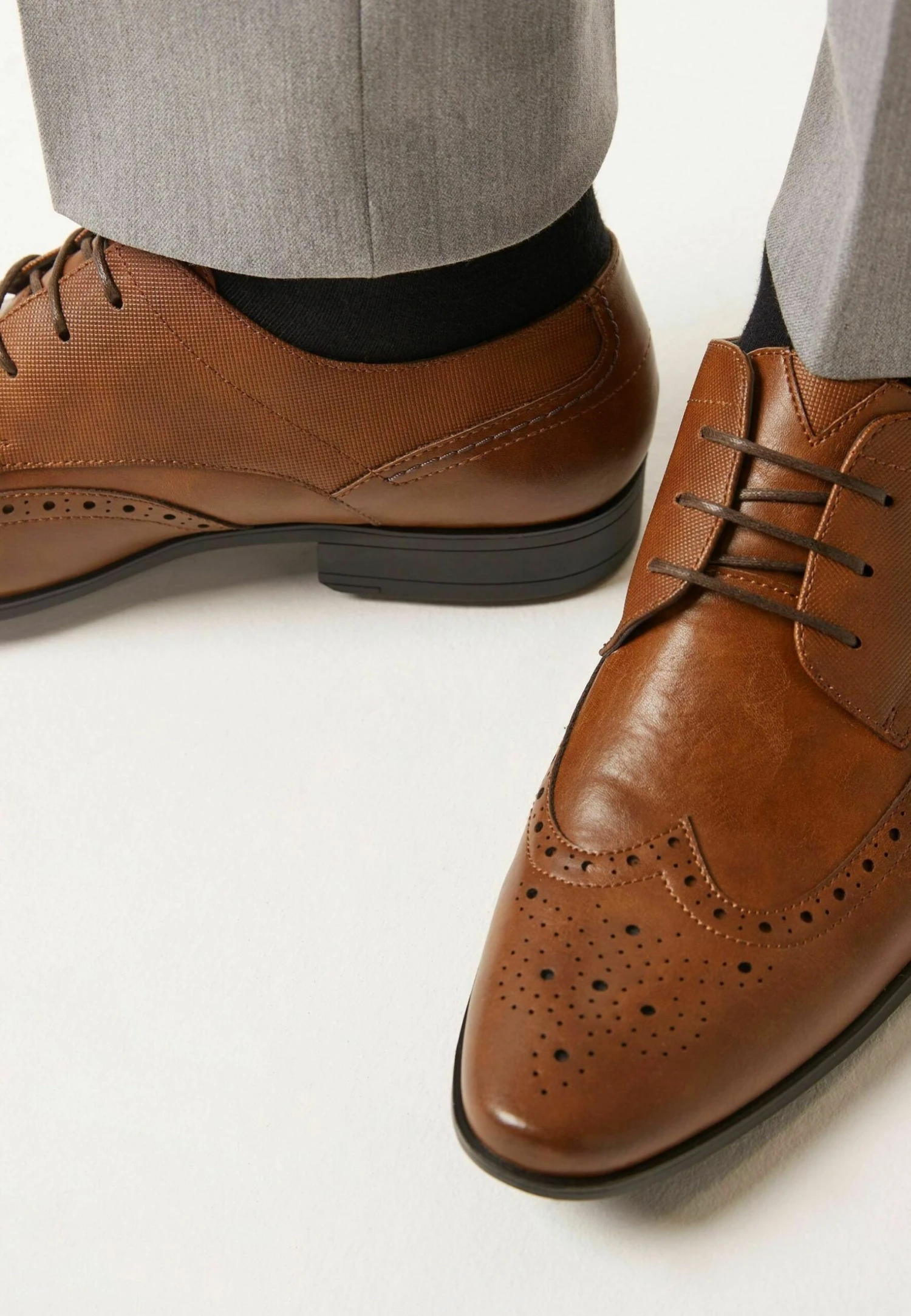 Next WIDE FIT BROGUE STANDARD - Veterschoenen 4 Next WIDE FIT BROGUE STANDARD - Veterschoenen - Afbeelding 2