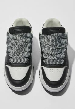 BERSHKA WITH CHUNKY - Sneakers Laag 9 BERSHKA WITH CHUNKY - Sneakers Laag -Heren Kleding Winkel 55b5d6df2a784377877f033808e5623b