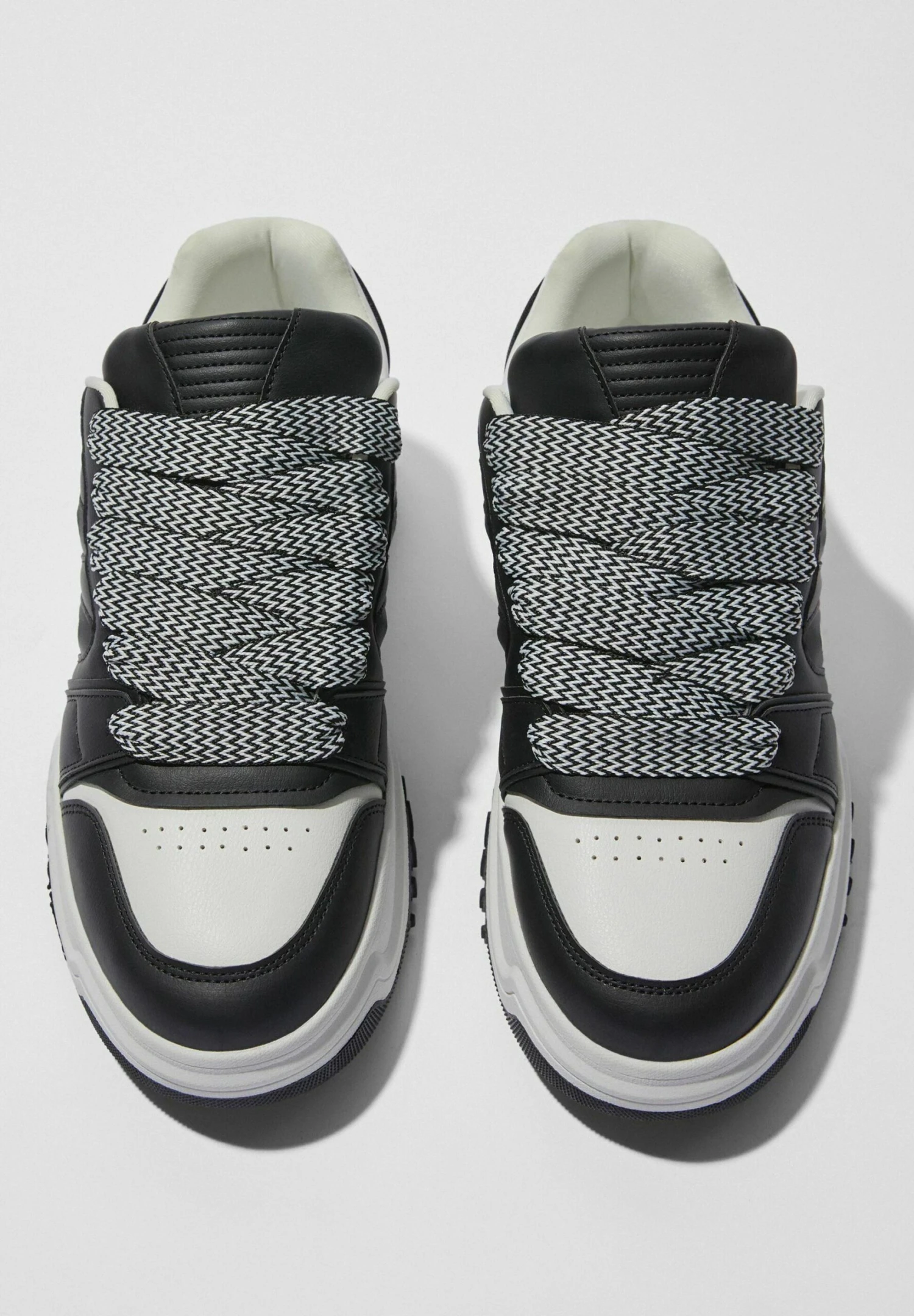 BERSHKA WITH CHUNKY - Sneakers Laag 4 BERSHKA WITH CHUNKY - Sneakers Laag - Afbeelding 2