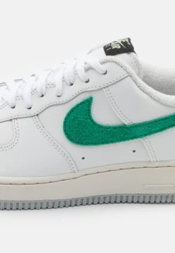 Nike Sportswear AIR FORCE 1 07 - Sneakers Laag 11 Nike Sportswear AIR FORCE 1 07 - Sneakers Laag -Heren Kleding Winkel 5c5be7137d324e81b0523491faa3e310