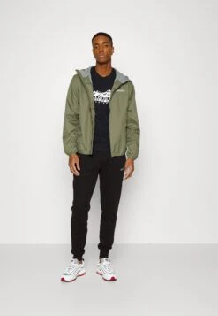 Nieuwkomers -Heren Kleding Winkel 6763099c33eb4becaec899c6884412a0