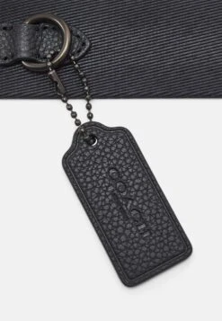 Coach HITCH BACKPACK IN SIGNATURE UNISEX - Rugzak -Heren Kleding Winkel 6e2b7574e9ff40e4b75cdf3eea744a06