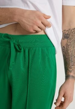 LARGO - Trainingsbroek 9 LARGO - Trainingsbroek -Heren Kleding Winkel 800e50bf86b34a3a89bfa7e58ae72027