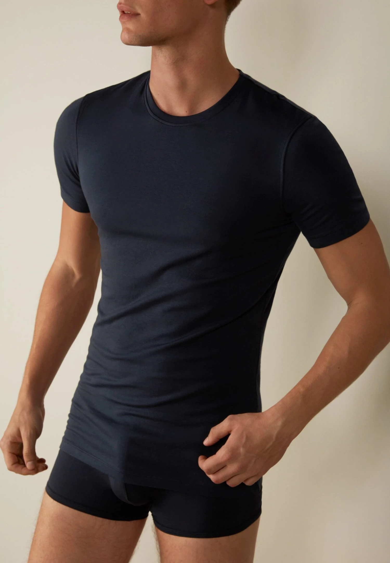 Intimissimi RUNDHALSAUSSCHNITT AUS SUPIMA - T-shirt Basic 7 Intimissimi RUNDHALSAUSSCHNITT AUS SUPIMA - T-shirt Basic - Afbeelding 5