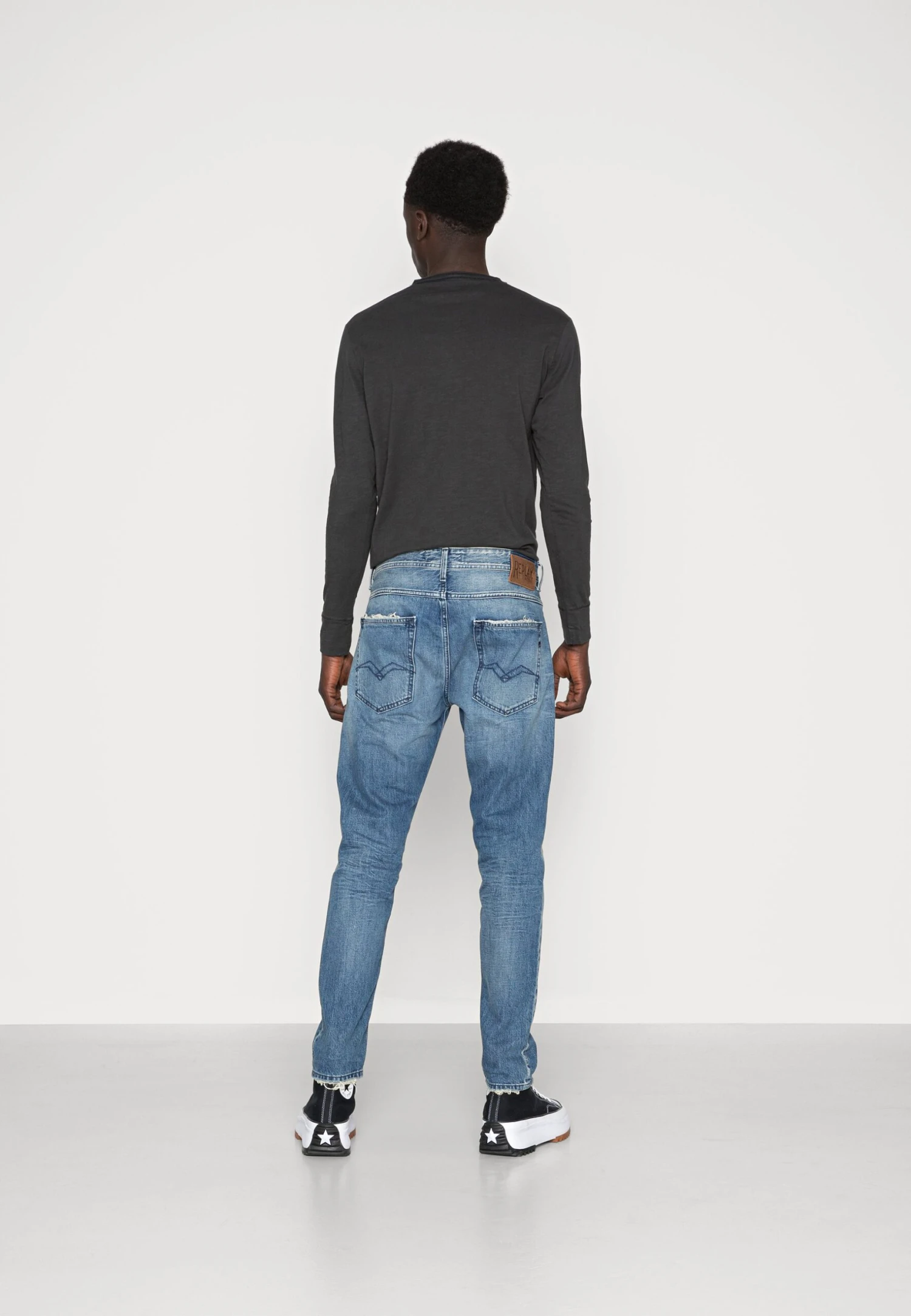 Replay WILLBI BROKEN EDGE - Jeans Tapered Fit 5 Replay WILLBI BROKEN EDGE - Jeans Tapered Fit - Afbeelding 3