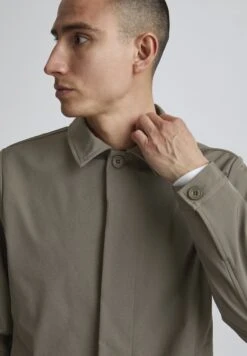 CASUAL FRIDAY OAKLAND - Halflange Jas 10 CASUAL FRIDAY OAKLAND - Halflange Jas -Heren Kleding Winkel 99b2b92d1347434c8fc2b902daf18cc9