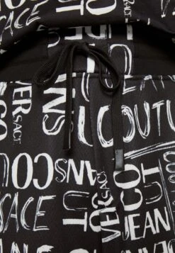 Versace Jeans Couture TECNICA LOGO - Trainingsbroek 9 Versace Jeans Couture TECNICA LOGO - Trainingsbroek -Heren Kleding Winkel a56fc4ca378b4d39b8d9fe6efcb6d8d4