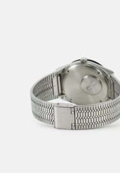 Q TIMEX LAB ARCHIVE SPECIAL PROJECTS - Horloge